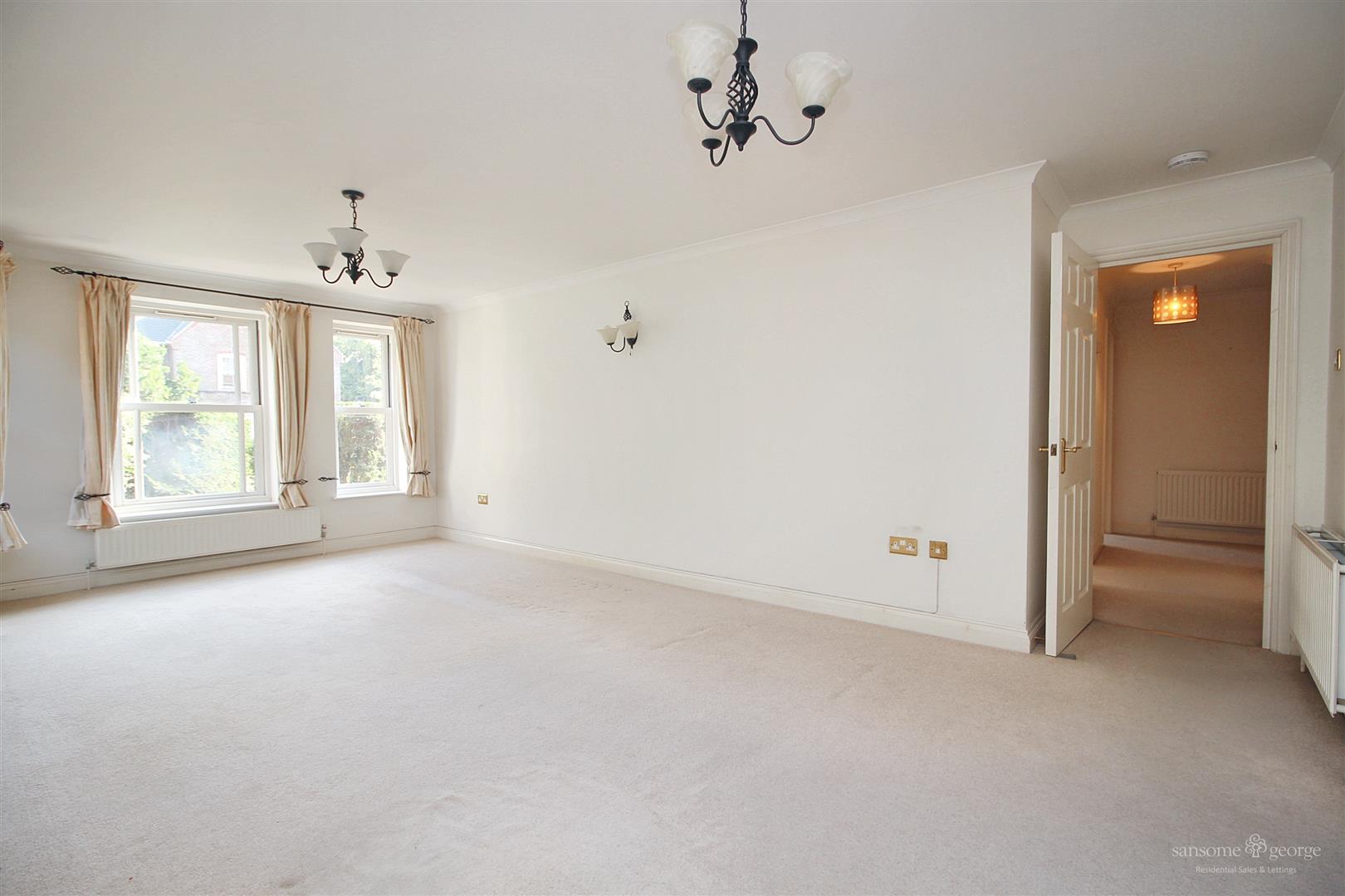 2 bed property in Parkhouse Lane, Reading